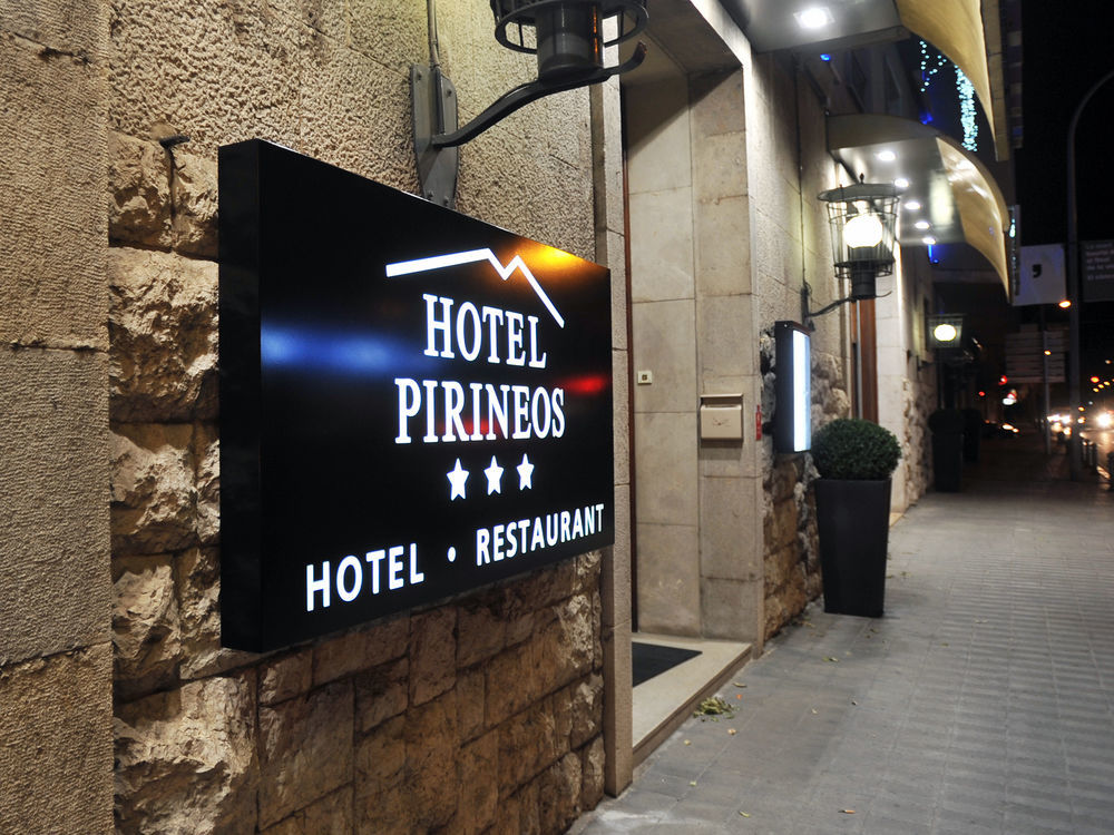Hotel Pirineos Фигерас Екстериор снимка